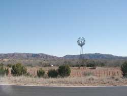 Windmühle in den Plains von Texas.